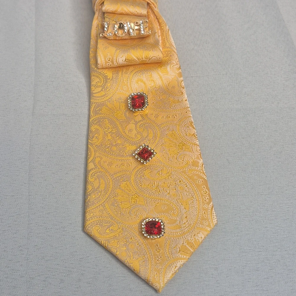 Handcrafted Luxury Fashion Necktie Necklace 📿 (GOLDIE LOCS)